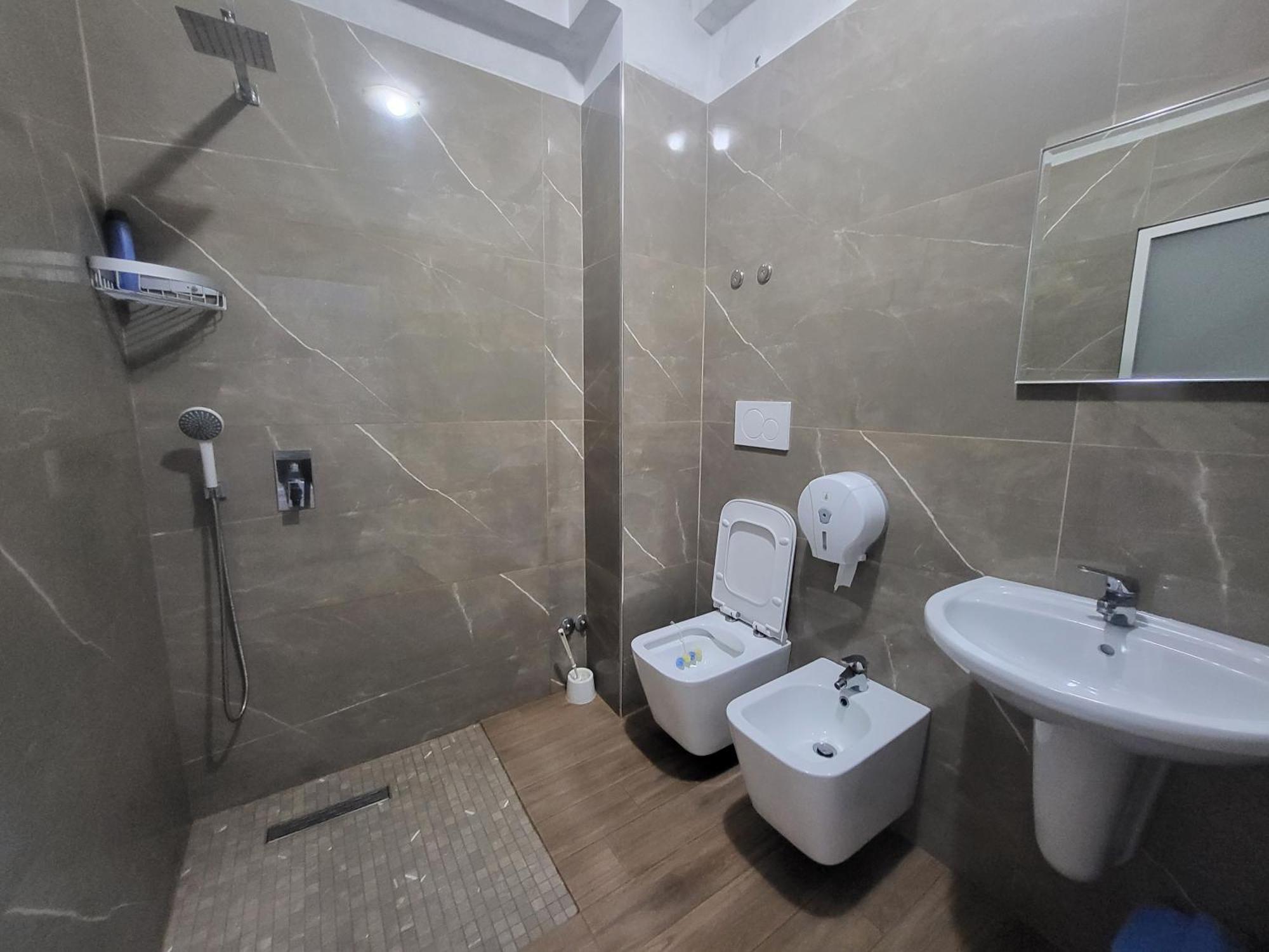 Hotel Europa Lezhë Dış mekan fotoğraf