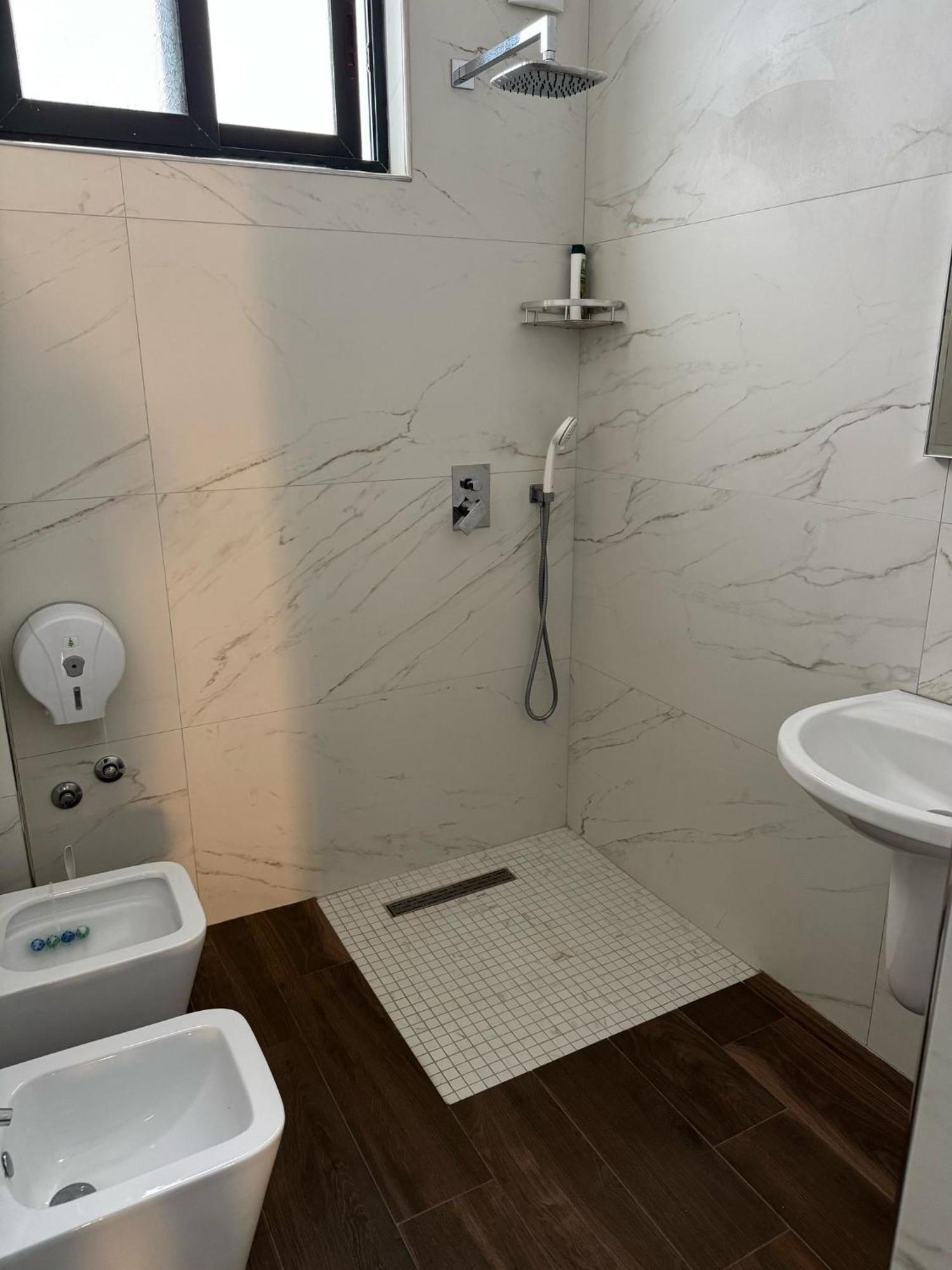 Hotel Europa Lezhë Dış mekan fotoğraf
